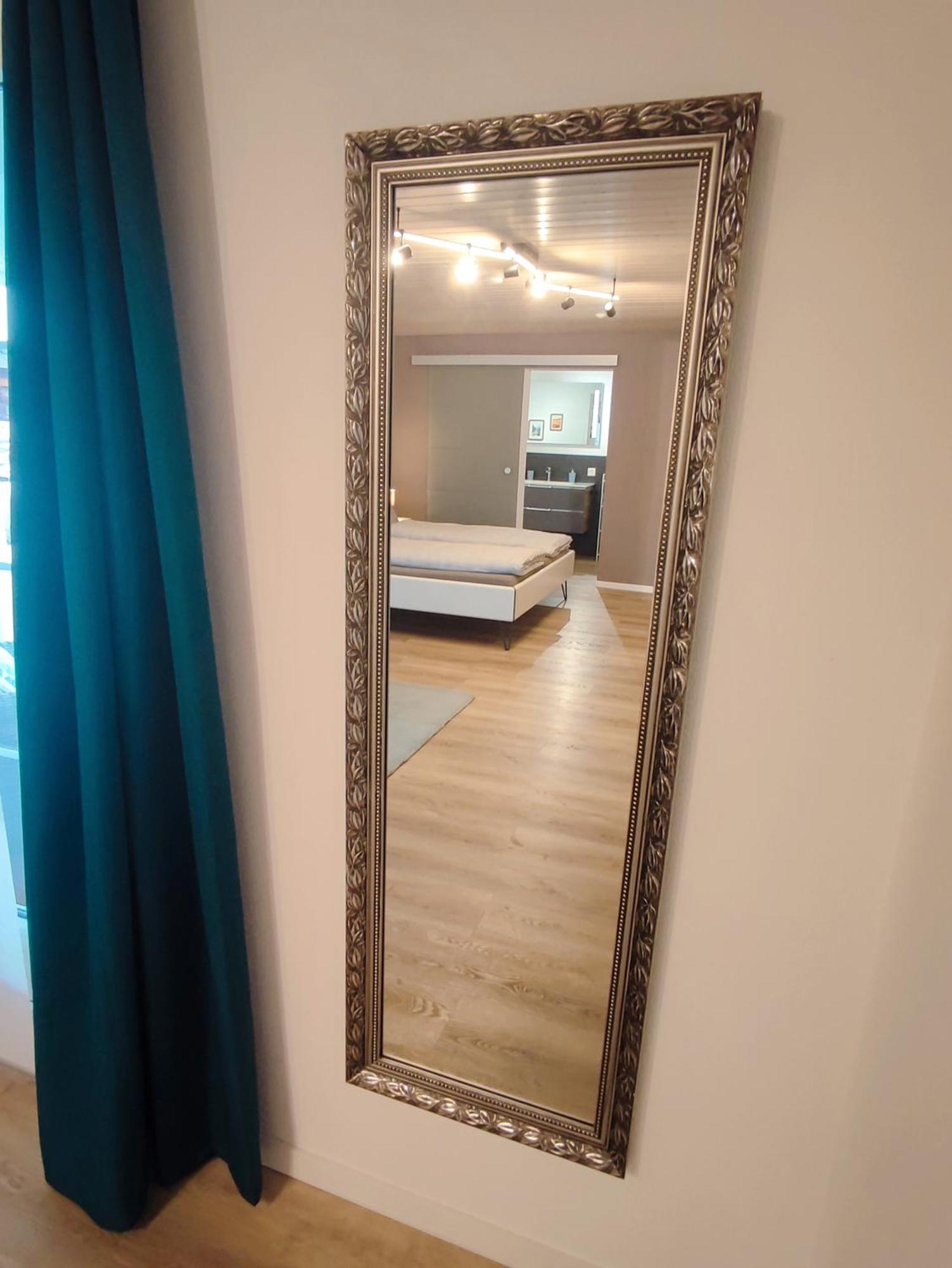 Kleine Auszeit - 2-Zimmer Ferienwohnung Spiez Exterior photo